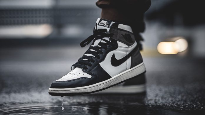 Sneakers: Nike Air Jordan